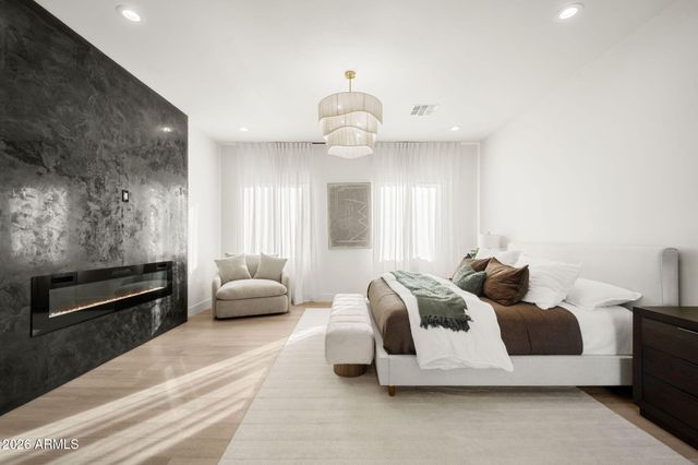 4512 N 38TH Street, Phoenix, AZ 85018