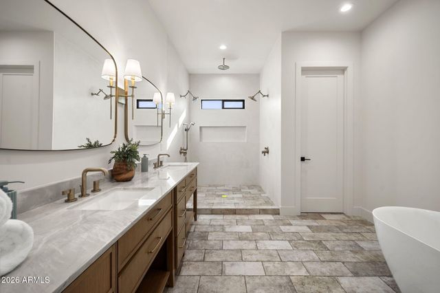 4512 N 38TH Street, Phoenix, AZ 85018