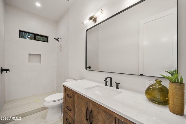 4512 N 38TH Street, Phoenix, AZ 85018