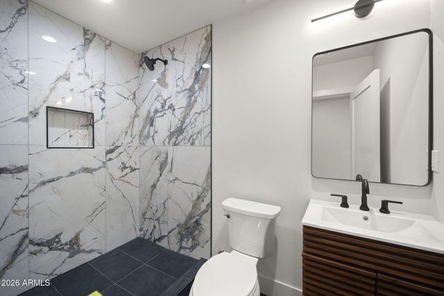 4512 N 38TH Street, Phoenix, AZ 85018