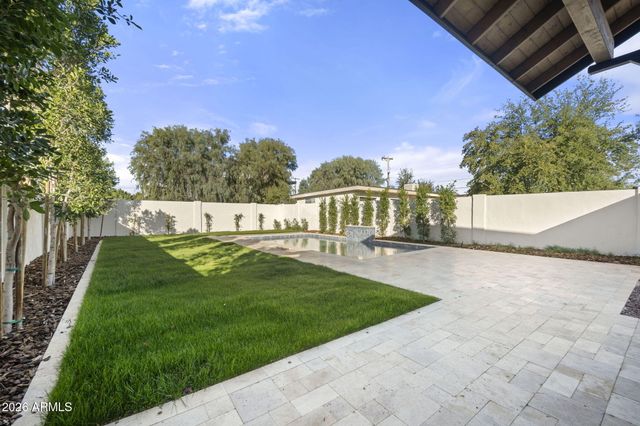 4512 N 38TH Street, Phoenix, AZ 85018