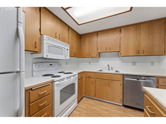 16190 Sw 130TH Ter 15, Tigard, OR 97224