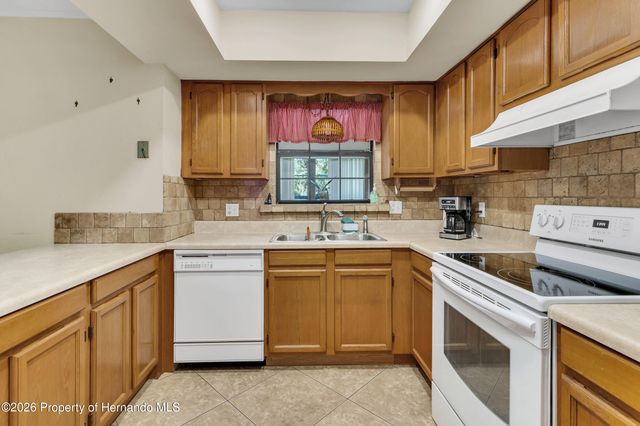 930 Moonlight Lane, Brooksville, FL 34601