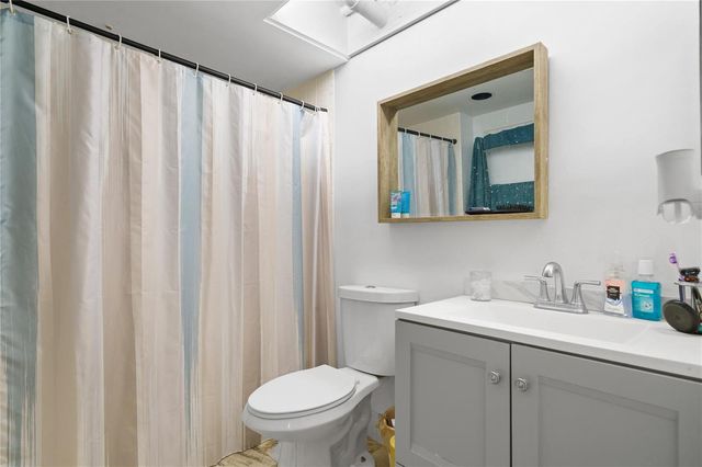 800 SW 125th Way 202, Pembroke Pines, FL 33027