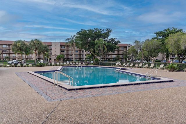 800 SW 125th Way 202, Pembroke Pines, FL 33027