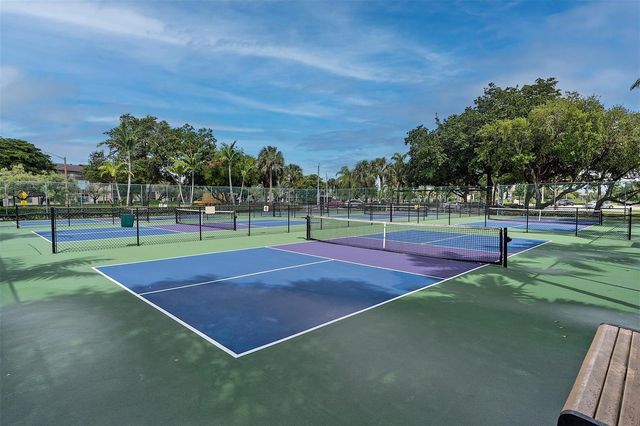 800 SW 125th Way 202, Pembroke Pines, FL 33027