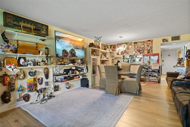800 SW 125th Way 202, Pembroke Pines, FL 33027