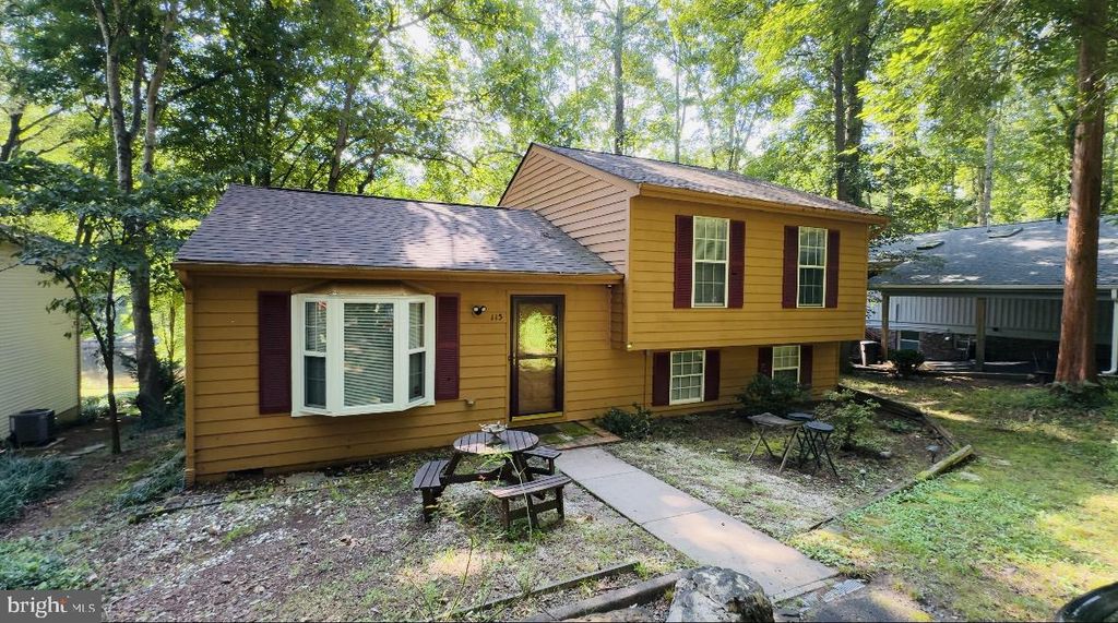 115 INDIAN HILLS RD, Locust Grove, VA 22508