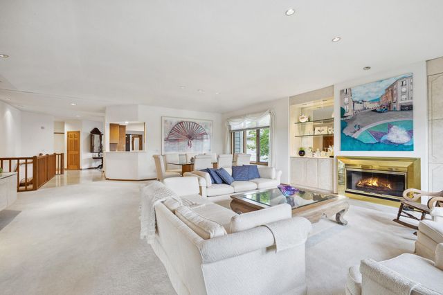 8991 Ferndale Lane, Eden Prairie, MN 55347