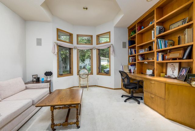 8991 Ferndale Lane, Eden Prairie, MN 55347