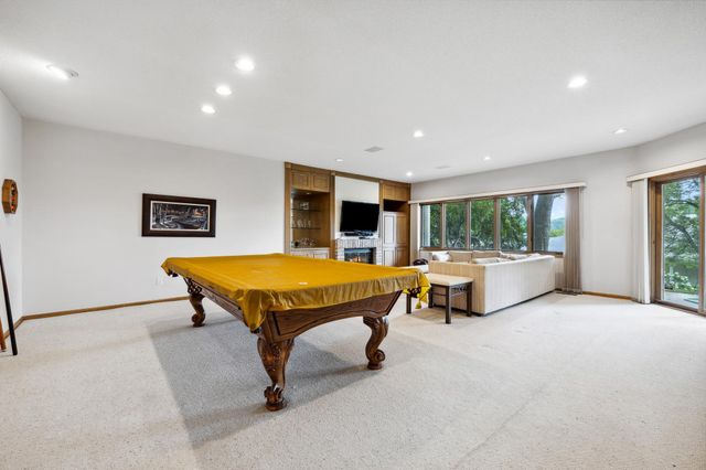 8991 Ferndale Lane, Eden Prairie, MN 55347