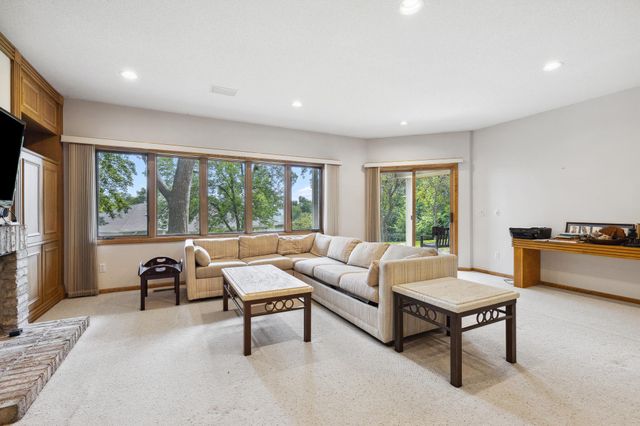 8991 Ferndale Lane, Eden Prairie, MN 55347