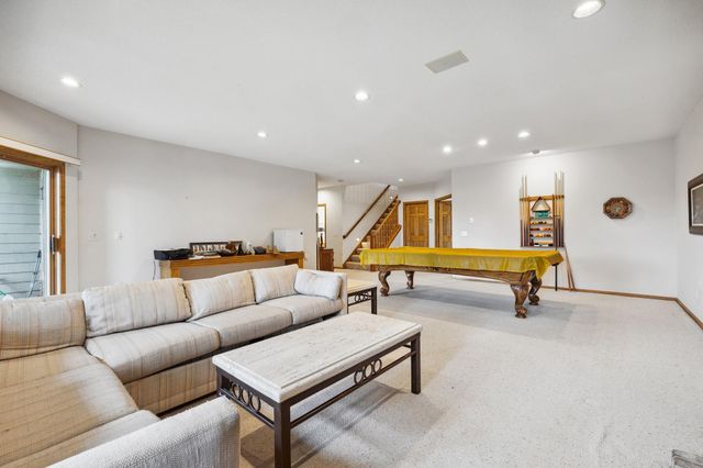 8991 Ferndale Lane, Eden Prairie, MN 55347