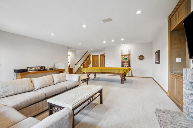 8991 Ferndale Lane, Eden Prairie, MN 55347