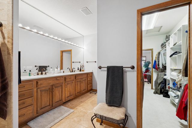 8991 Ferndale Lane, Eden Prairie, MN 55347