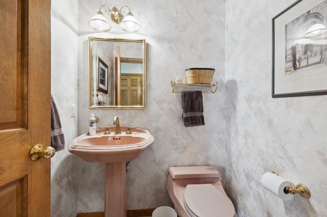 8991 Ferndale Lane, Eden Prairie, MN 55347