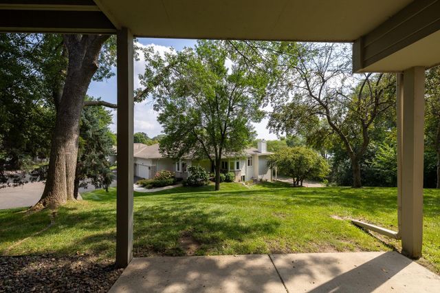 8991 Ferndale Lane, Eden Prairie, MN 55347