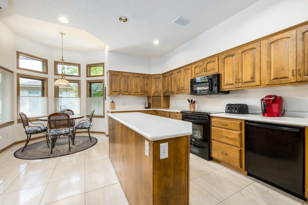 8991 Ferndale Lane, Eden Prairie, MN 55347 — photo 4