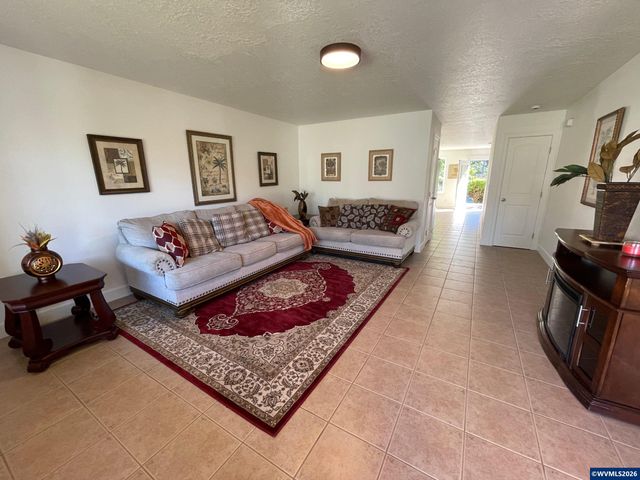 7233 Eastwood Ct SE, Turner, OR 97392