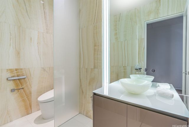 1118 Ala Moana Boulevard 3401, Honolulu, HI 96814