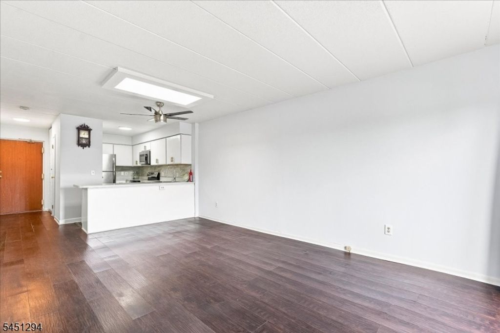 5 Linden St 6i, Hackensack City, NJ 07601 — photo 4