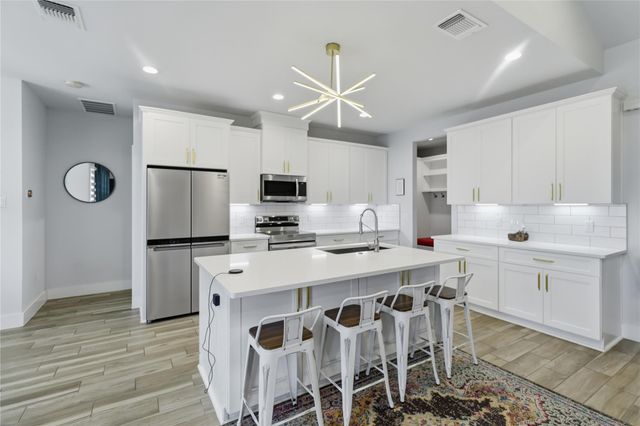 624 JUNIPER CT, Fischer, TX 78623