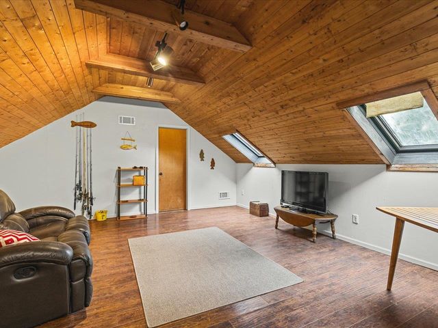 2136 E Ridge Road, Beloit, WI 53511