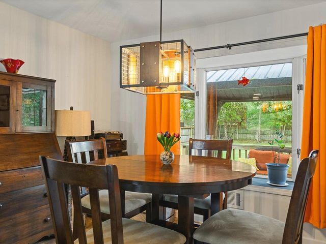 2136 E Ridge Road, Beloit, WI 53511