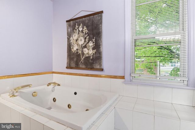 615 E BROADWAY, Red Lion, PA 17356