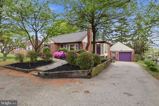 615 E BROADWAY, Red Lion, PA 17356