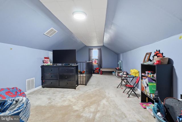 615 E BROADWAY, Red Lion, PA 17356