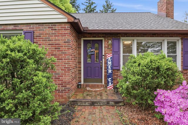 615 E BROADWAY, Red Lion, PA 17356