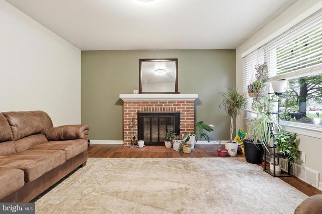 615 E BROADWAY, Red Lion, PA 17356