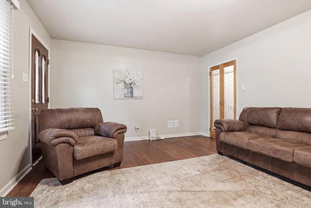 615 E BROADWAY, Red Lion, PA 17356