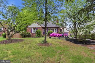 615 E BROADWAY, Red Lion, PA 17356