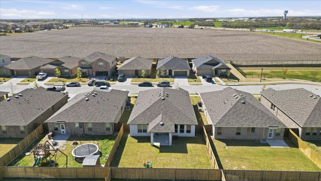 964 Ravenwood Lane, Van Alstyne, TX 75495