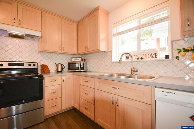 928 Trust Ln SE, Salem, OR 97306