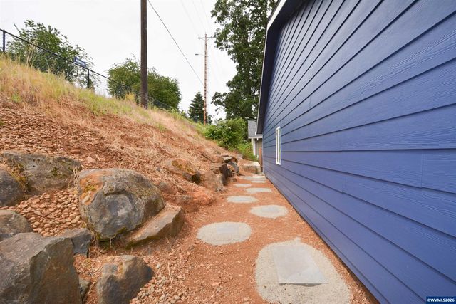 928 Trust Ln SE, Salem, OR 97306