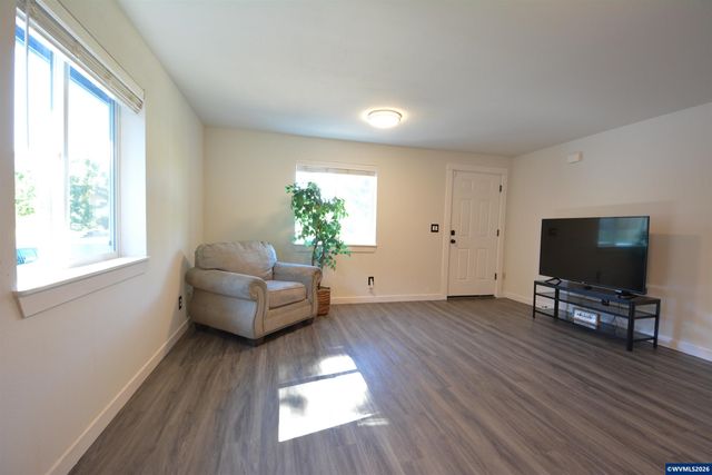 928 Trust Ln SE, Salem, OR 97306