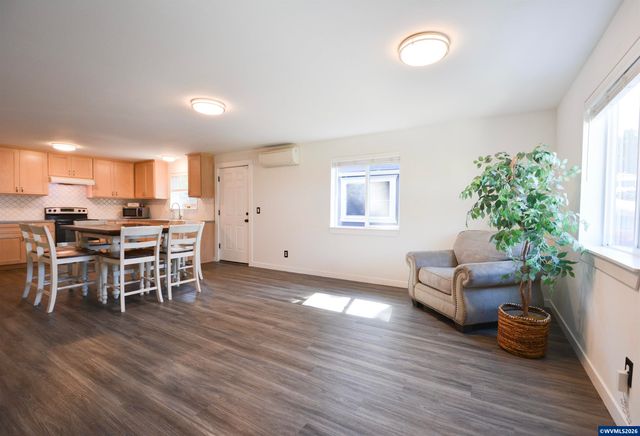 928 Trust Ln SE, Salem, OR 97306
