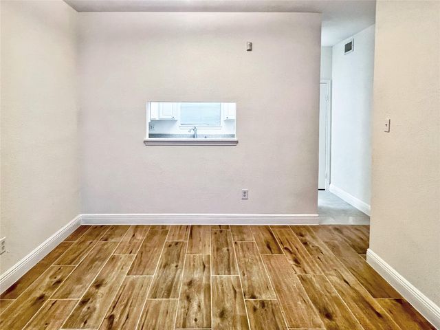 3130 SW Walnut Bend Lane 409, Houston, TX 77042