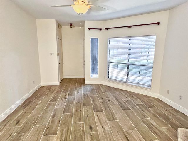 3130 SW Walnut Bend Lane 409, Houston, TX 77042