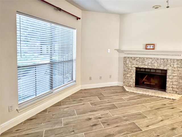 3130 SW Walnut Bend Lane 409, Houston, TX 77042