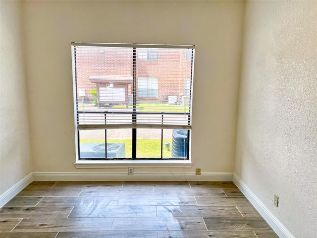 3130 SW Walnut Bend Lane 409, Houston, TX 77042