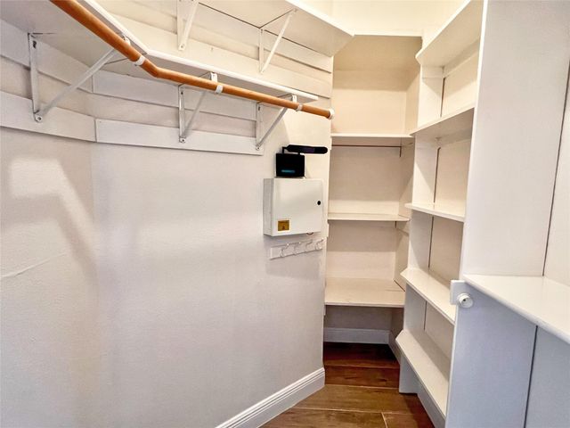 3130 SW Walnut Bend Lane 409, Houston, TX 77042