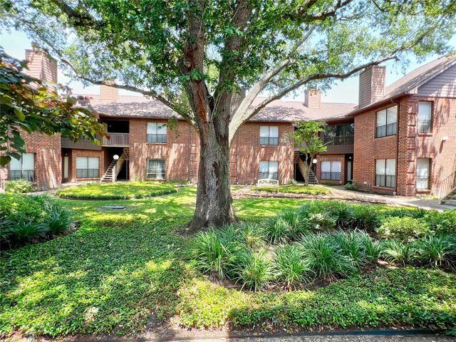 3130 SW Walnut Bend Lane 409, Houston, TX 77042