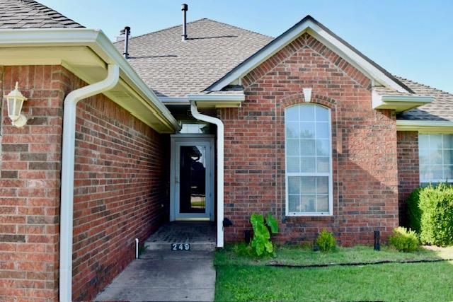 249 Cobblestone Circle, Edmond, OK 73034
