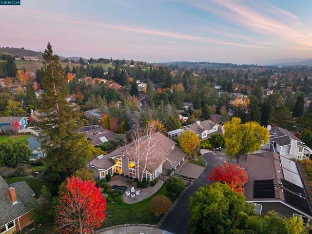 392 Paraiso Dr, Danville, CA 94526