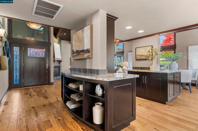 392 Paraiso Dr, Danville, CA 94526