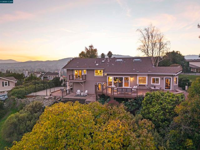 392 Paraiso Dr, Danville, CA 94526